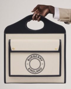 【バーバリー】キャンバス地の新作バッグで季節を先取り