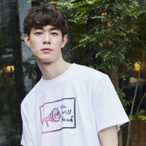 【宮沢氷魚】自ら版画でデザインしたチャリティTシャツを発売!収益の一部はセーブ・ザ・チルドレンに寄付。