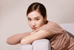 【レブロン 】くずれにくいのに、エアリーなつけ心地のクリーム ファンデ『レブロン カラーステイ フル カバー ファンデーション N』が11/9（月）発売！