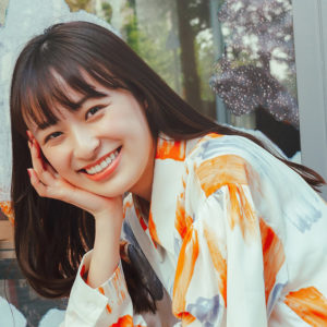 【鈴木美羽:インタビュー】『王様のブランチ』にレギュラー出演する鈴木美羽が、女優としてもABEMAドラマ「ブラックシンデレラ」に出演。マルチに活躍の場を広げる彼女の素顔に迫ります!
