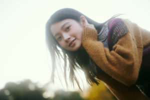 【南琴奈:インタビュー】ネクストブレイク女優の筆頭・南琴奈15歳。彼女の一年間、春夏秋冬を撮り下ろしたファースト写真集が1月28日(金)に発売!