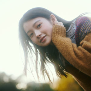 【南琴奈:インタビュー】ネクストブレイク女優の筆頭・南琴奈15歳。彼女の一年間、春夏秋冬を撮り下ろしたファースト写真集が1月28日(金)に発売!