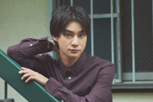 【高崎翔太:インタビュー】舞台「忘華 ~ボケ~」で主演に抜擢。認知症を患うボケ担当の芸人・鈴木翔役を熱演!(公演9/28〜10/10)