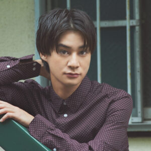 【高崎翔太:インタビュー】舞台「忘華 ~ボケ~」で主演に抜擢。認知症を患うボケ担当の芸人・鈴木翔役を熱演!(公演9/28〜10/10)