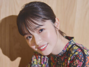 【豊嶋花:インタビュー】世代筆頭の女優・豊嶋花が、映画『ちひろさん』の「オカジ」役で華々しく開花! 豪華俳優陣に引けを取らない“泣きの演技”で、演劇界が放っておけない女優確定です!