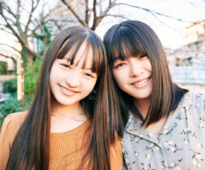 【渡邉心結＆角心菜：インタビュー】12/8公開『ブルーを笑えるその日まで』にW主演を飾った注目女優へのインタビュー。誰かの傷ついた気持ちに寄り添える、優しさ広がる作品です！