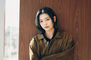 【三阪 咲:インタビュー】レトロポップな新曲「tamerai」を提げ、3/31にEX THEATERROPPONGIでワンマン・ライブを開催。音楽活動10年でたどり着いた20歳の境地を存分に披露!