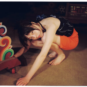 【モトーラ世理奈】活動10周年を記念して、写真集『せりなが。』を2025年1月に発売! 写真家・松岡一哲氏がオール韓国ロケで撮り下ろし。