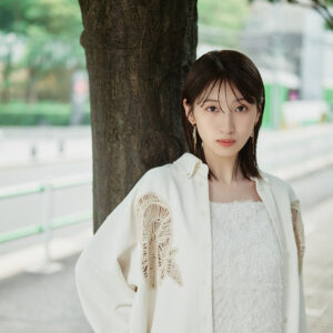 【日比美思:インタビュー】1st写真集「朝食ってビュッフェですか」が11/30(土)発売。芸能活動15 周年を記念した一冊には、素の日比美思がビュッフェのように盛りだくさん載っています。