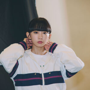 【近藤華：インタビュー】放送中のドラマ『小さい頃は、神様がいて』のメインキャスト、小倉家の長女「ゆず」役で出演中。豪華俳優たちとの共演に加え、自分に近い役だからこその難しさと向き合った本作。近藤華の成長・発見・リアル（？）を楽しめるホームコメディーです！