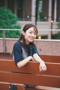 【俳優・倉川結衣：インタビュー】出演する「演劇ごはん」が10/19(日)からスタート。お客の反応を感じ取り、臨機応変に演じるのはレストラン芝居の醍醐味。役者としての新たな挑戦に、また一歩飛躍が確実な彼女に期待です！