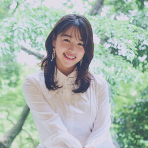 【桜井日奈子：インタビュー】主演映画『死神バーバー』が6/26（金）から全国公開。「死生観が変わるかも!?」と評する死神と主人公「美帆」との出会い。人生最後の日々を愛おしく、関わるすべての人に向けた優しさを問いかける作品です。