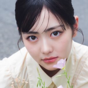 【原田花埜：インタビュー】 初の映画出演作品『トロフィー』が7/10（金）から全国公開。 映し出される優美でしなやかな朝鮮舞踊の舞いは10ヶ月に及ぶ稽古の賜物です。おっとりとしっかりが共鳴し合う16歳のネクストガール・原田花埜に注目です！