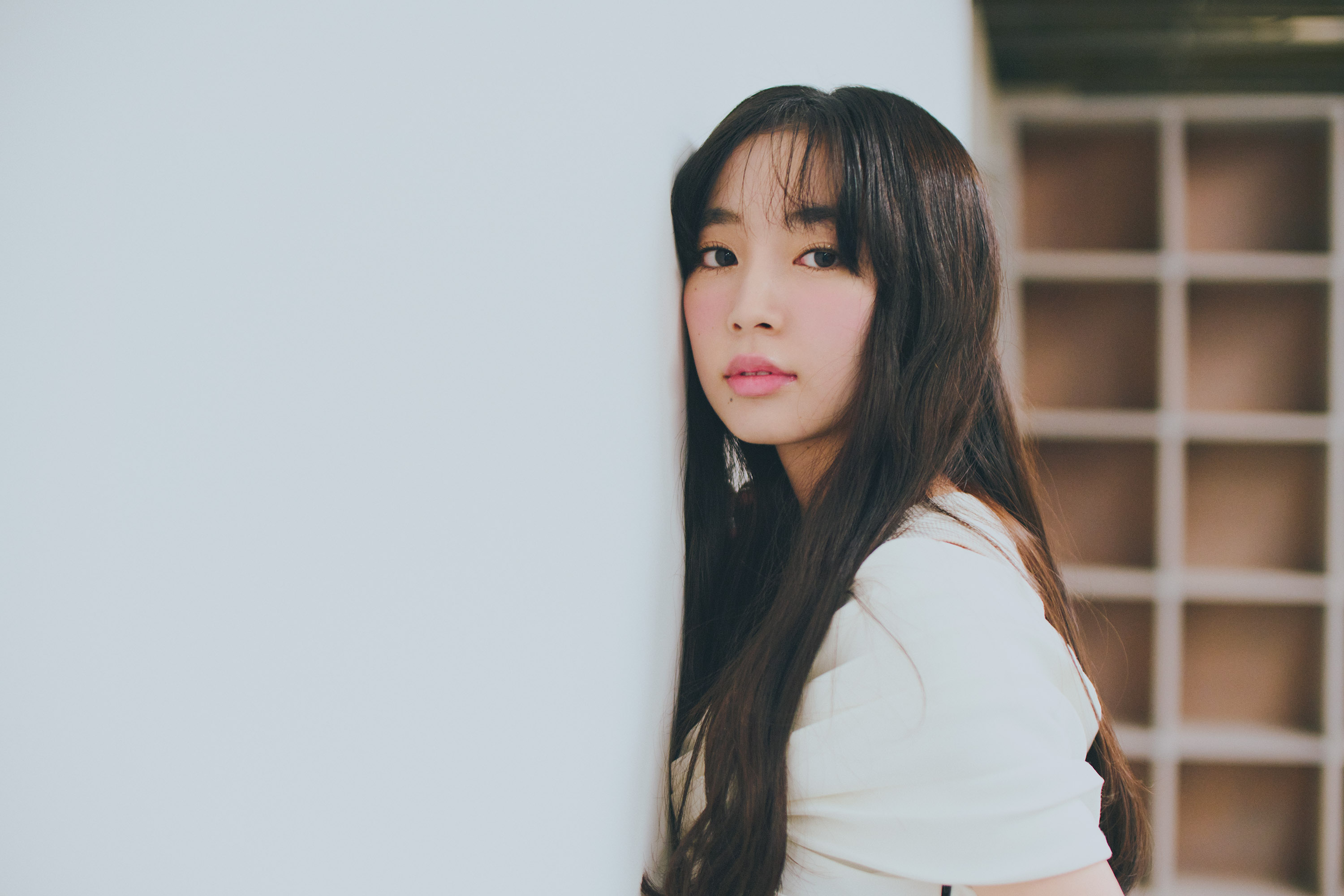 【近藤華：インタビュー】8/28（金）全国公開『見えない娘 THE INVISIBLES』に長女「風子」役で出演。 “記憶に残る存在感と演技”で、飛躍の階段を駆け上がる近藤華。“朝ドラ” 『風、薫る』への出演でもしっかり注目の的に！