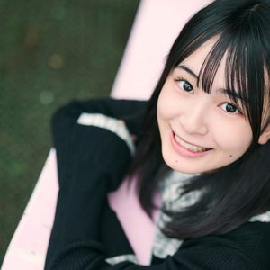 【磯谷萌々子：インタビュー】10/9（金）公開の映画『遥かな町へ』で、主人公の初恋相手役に抜擢。凛とした清楚さと際立つ演技で、ノスタルジックな作品にハマる磯谷萌々子のこれからが楽しみです！
