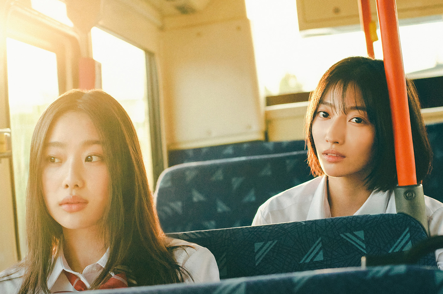 映画『いえないふたり』：2027年3月全国公開／―川島鈴遥×倉沢杏菜 W主演！実力派キャストが紡ぐオリジナル長編映画― 失われた“ふたり”の絆を、演劇が再び結びつける、小さくも切実な、家族の物語。